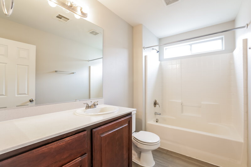 2,250/Mo, 9469 Diamond Bridge Avenue Las Vegas, NV 89166 Bathroom View