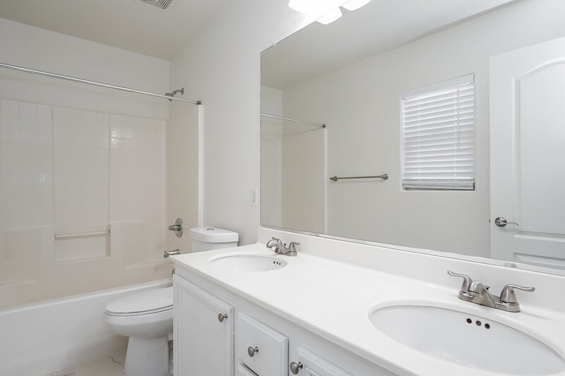 2,055/Mo, 186 Carlsbad Caverns Street Henderson, NV 89012 Master Bathroom View