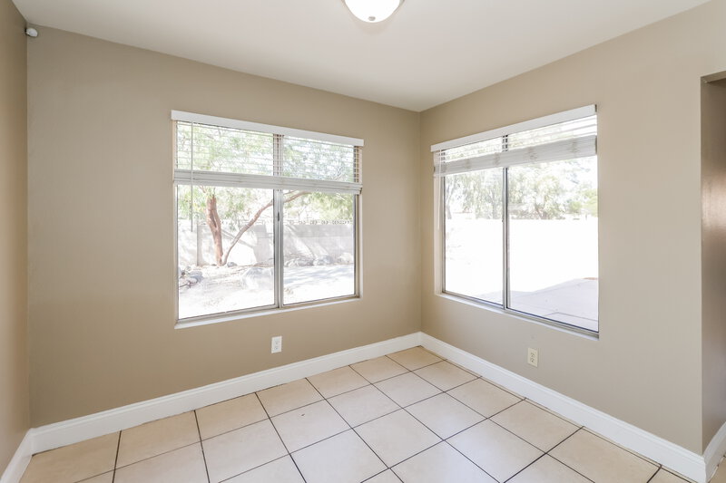 1,870/Mo, 109 Quiet Desert Lane Henderson, NV 89074 Dining Room View