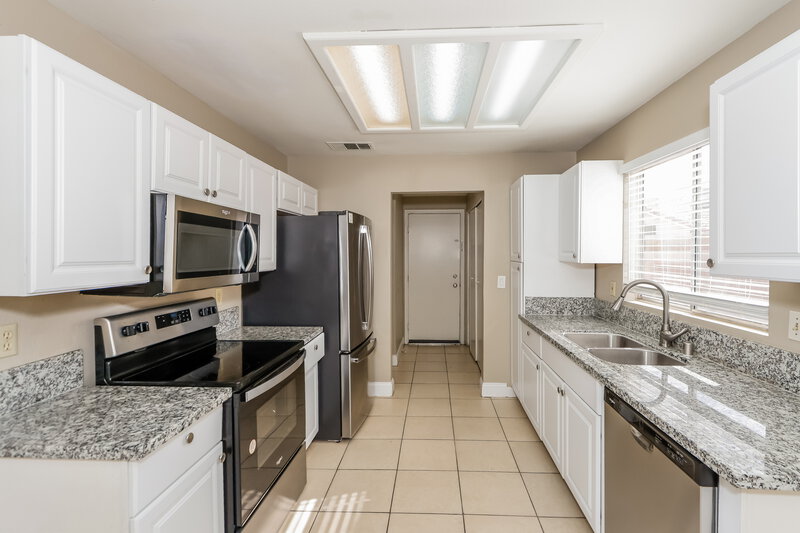 1,870/Mo, 109 Quiet Desert Lane Henderson, NV 89074 Kitchen View