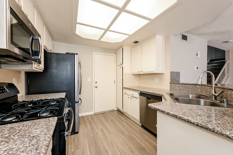 1,895/Mo, 2811 Cacto Court Henderson, NV 89074 Kitchen View