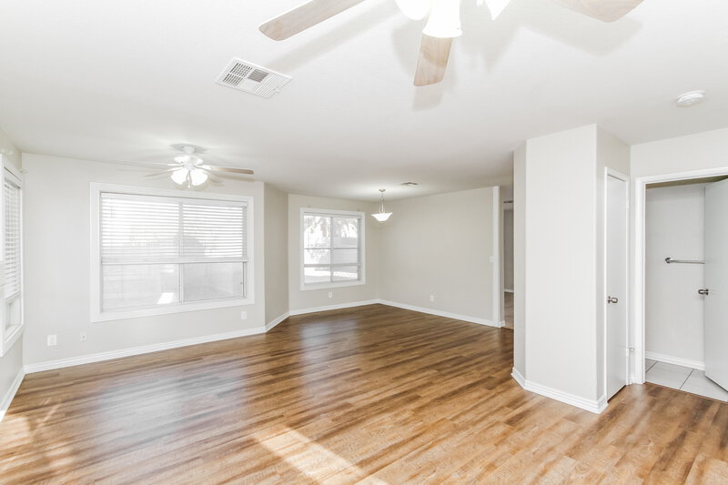 1,850/Mo, 1838 La Villa Drive North Las Vegas, NV 89031 Living Room View