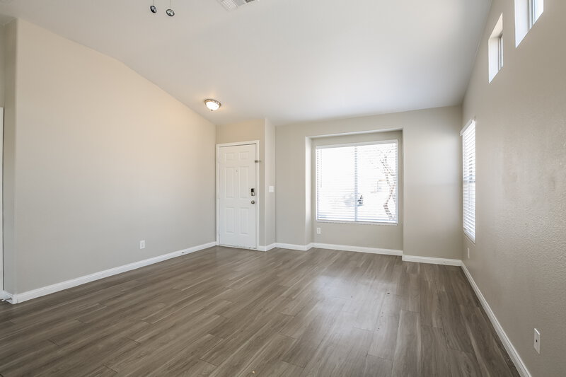1,975/Mo, 3219 Panamint Ct North Las Vegas, NV 89032 Living Room View