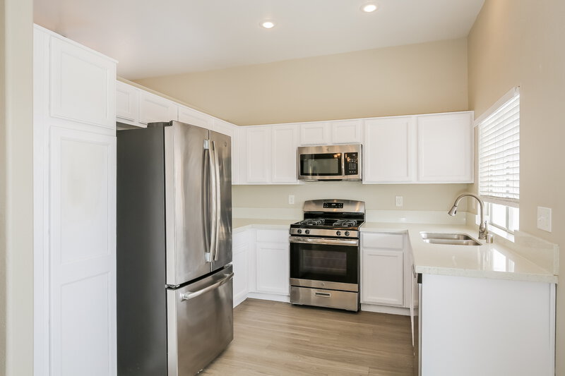 1,985/Mo, 3219 Panamint Ct North Las Vegas, NV 89032 Kitchen View