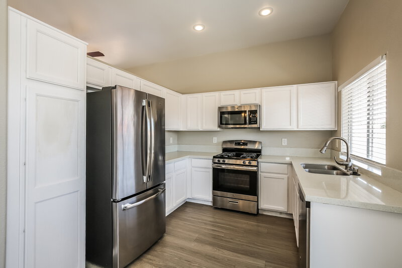1,975/Mo, 3219 Panamint Ct North Las Vegas, NV 89032 Kitchen View