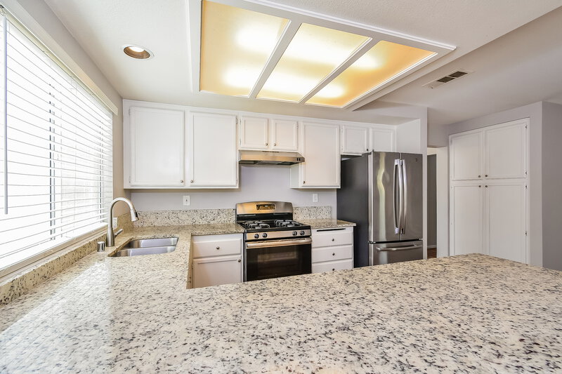 2,930/Mo, 1621 Running Creek Drive North Las Vegas, NV 89031 Kitchen View