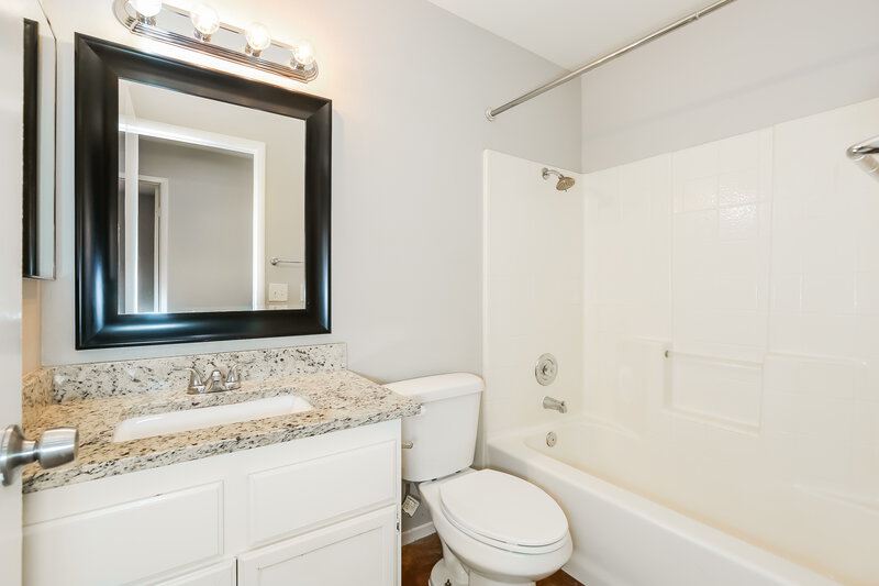 0/Mo, 1621 Running Creek Drive North Las Vegas, NV 89031 Bathroom View