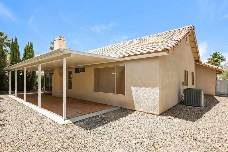 0/Mo, 1621 Running Creek Drive North Las Vegas, NV 89031 Rear View