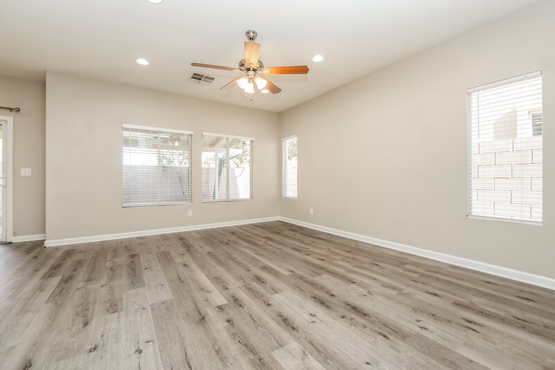 2,070/Mo, 6231 Blushing Willow St North Las Vegas, NV 89081 Living Room View