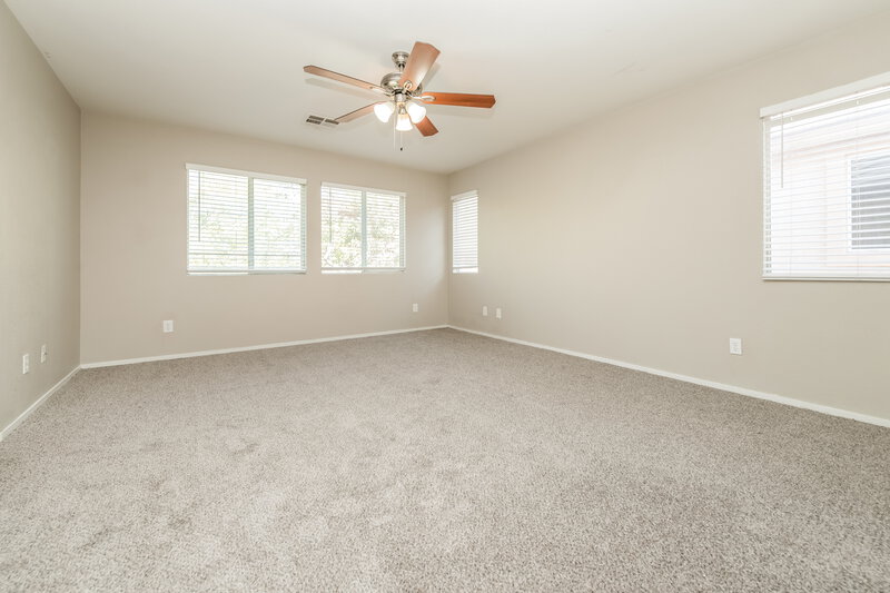2,070/Mo, 6231 Blushing Willow St North Las Vegas, NV 89081 Main Bedroom View