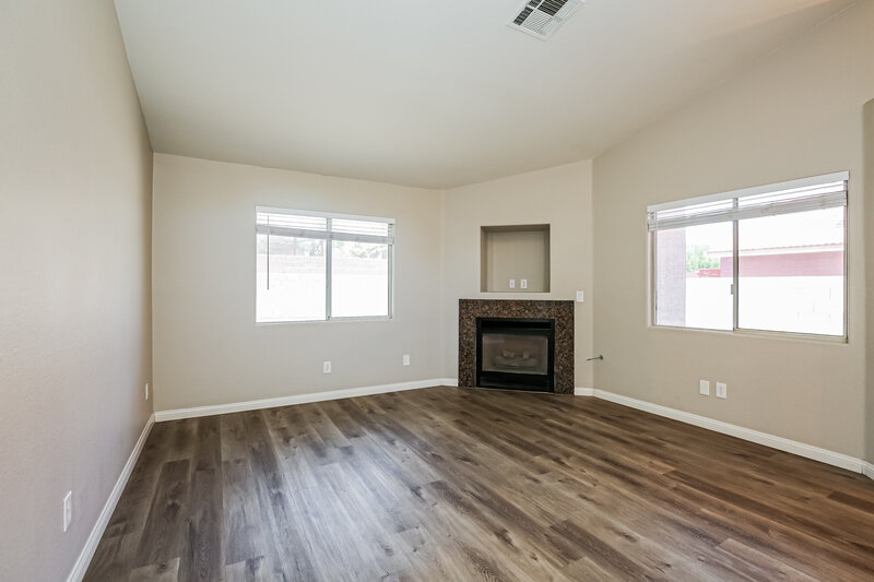1,840/Mo, 504 Stonehurst Dr North Las Vegas, NV 89031 Living Room View