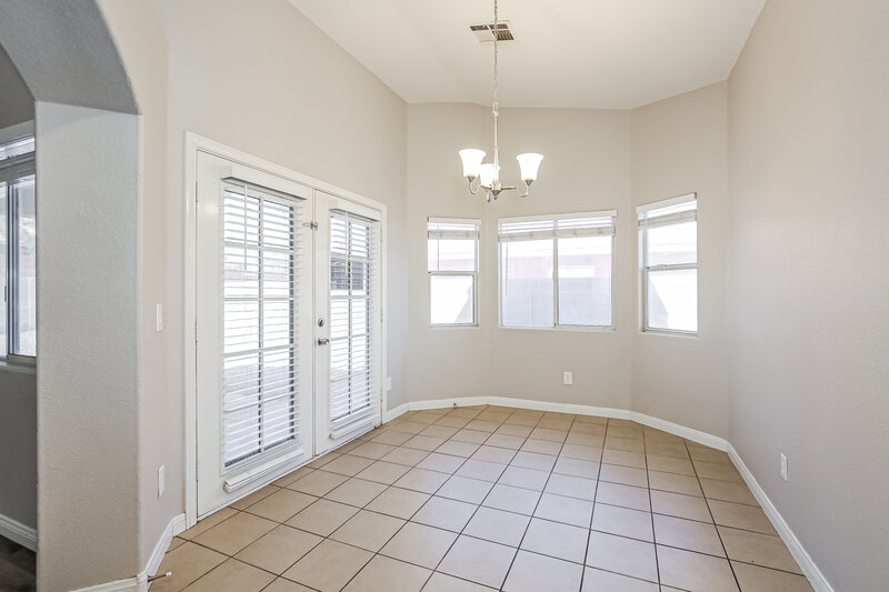 1,840/Mo, 504 Stonehurst Dr North Las Vegas, NV 89031 Dining Room View