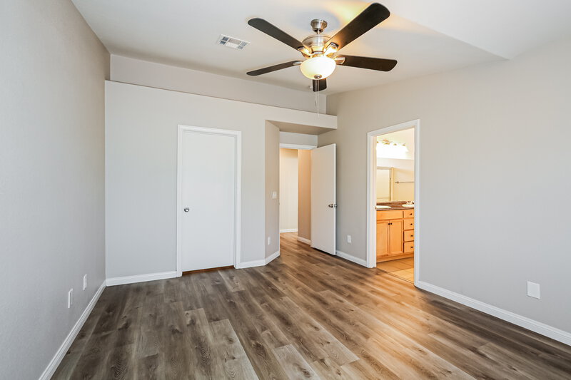 1,840/Mo, 504 Stonehurst Dr North Las Vegas, NV 89031 Main Bedroom View 2