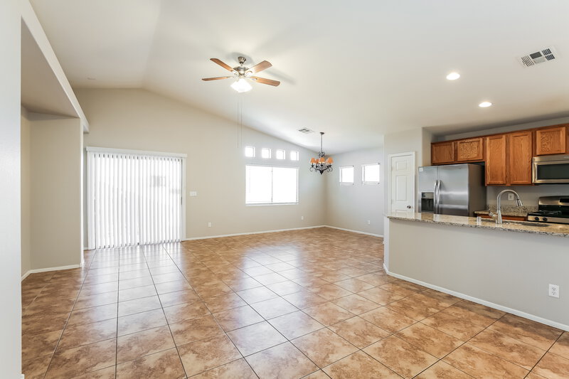 2,070/Mo, 5936 Crestmont Dr North Las Vegas, NV 89031 Dining Room View 2
