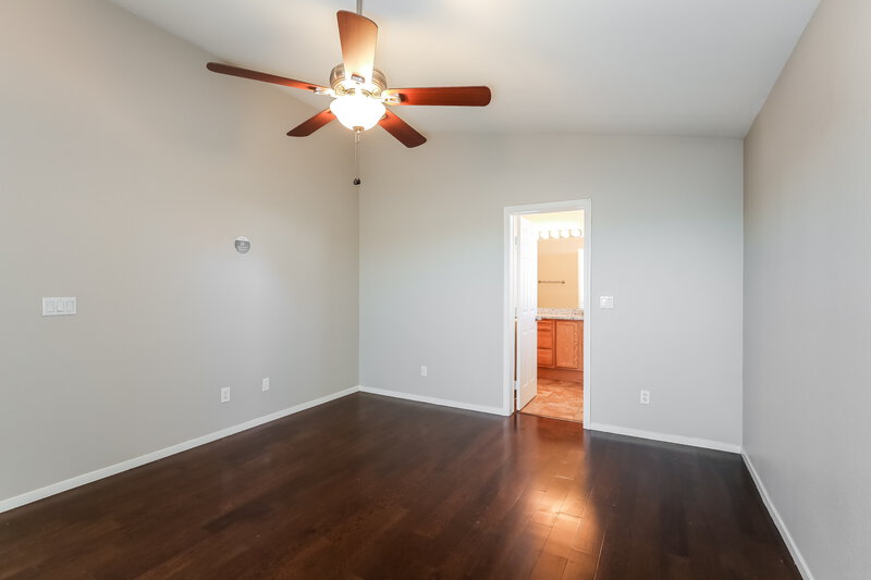 2,070/Mo, 5936 Crestmont Dr North Las Vegas, NV 89031 Main Bedroom View 2