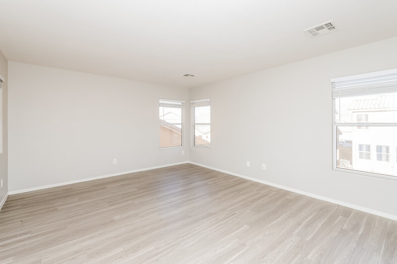 2,050/Mo, 328 Fox Blitz Ave North Las Vegas, NV 89031 Main Bedroom View