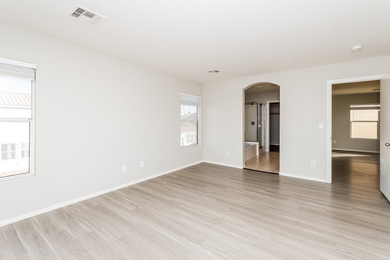 2,050/Mo, 328 Fox Blitz Ave North Las Vegas, NV 89031 Main Bedroom View 2