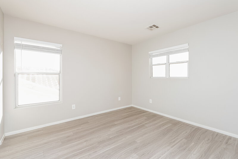 2,050/Mo, 328 Fox Blitz Ave North Las Vegas, NV 89031 Bedroom View 2