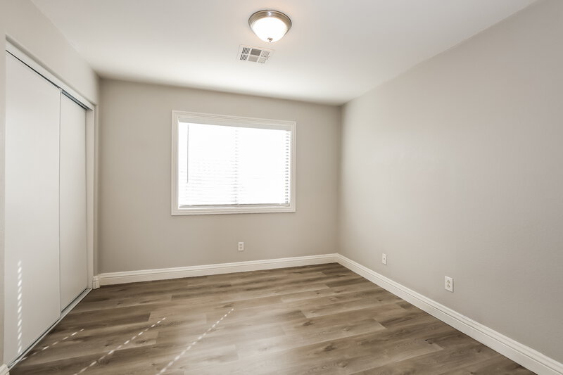 2,195/Mo, 1857 Bayhurst Ave North Las Vegas, NV 89031 Bedroom View