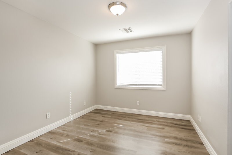 2,195/Mo, 1857 Bayhurst Ave North Las Vegas, NV 89031 Bedroom View 2