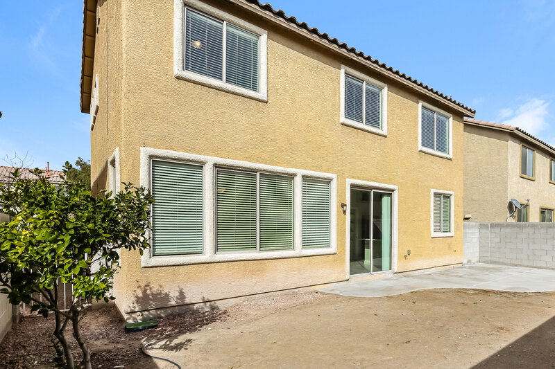 2,195/Mo, 1857 Bayhurst Ave North Las Vegas, NV 89031 Rear View