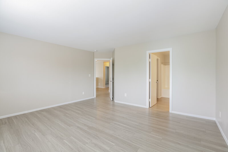 2,125/Mo, 6024 Gum Springs St North Las Vegas, NV 89081 Main Bedroom View 2