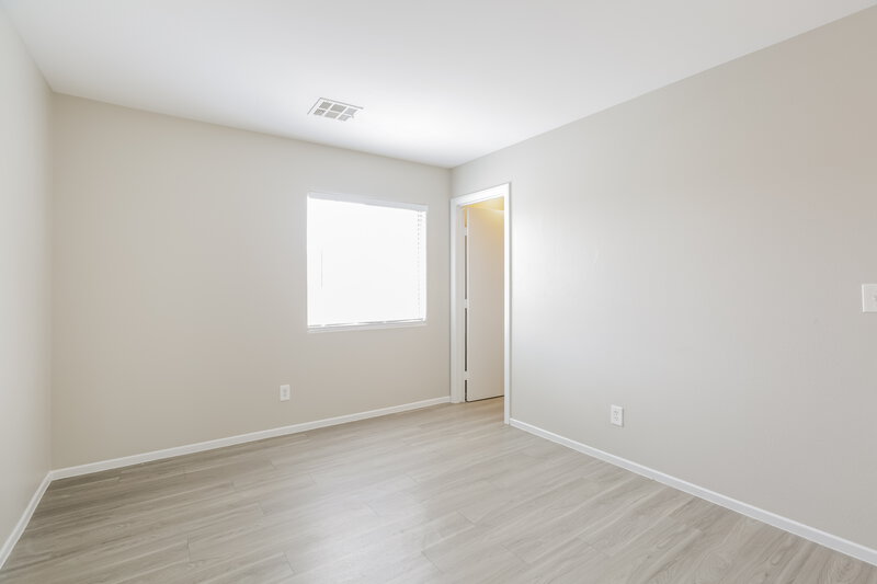 2,125/Mo, 6024 Gum Springs St North Las Vegas, NV 89081 Bedroom View 2