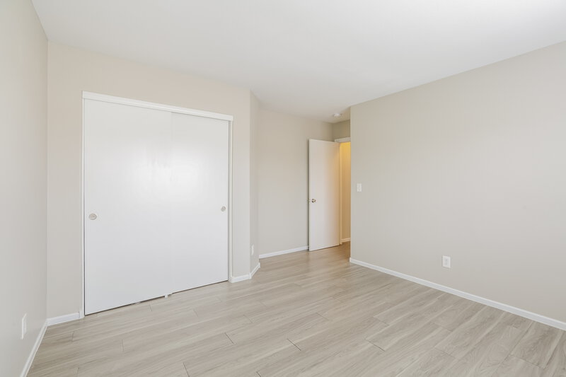 2,125/Mo, 6024 Gum Springs St North Las Vegas, NV 89081 Bedroom View 4