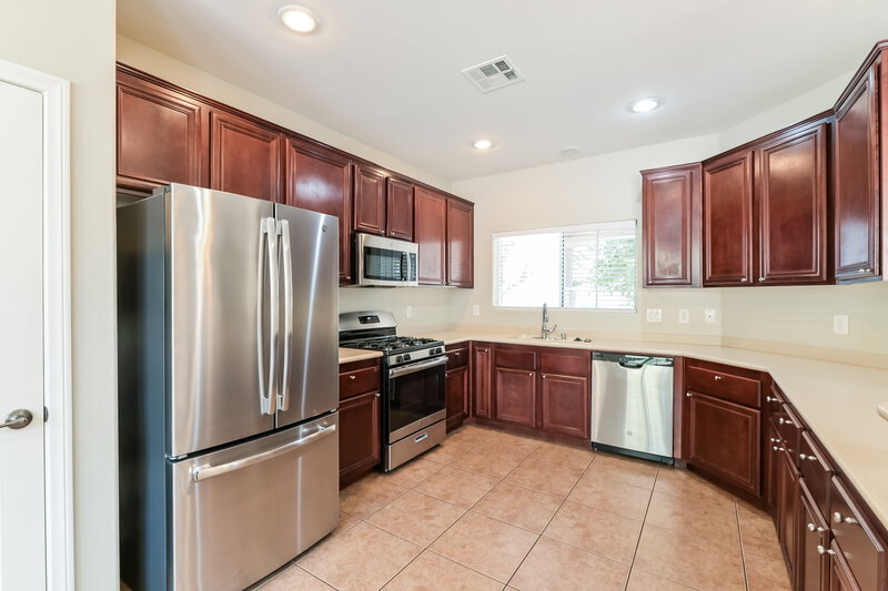 2,100/Mo, 4150 Buteo Ln North Las Vegas, NV 89084 Kitchen View