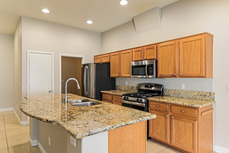 2,050/Mo, 3370 Wasatch Cedars St Las Vegas, NV 89122 Kitchen View