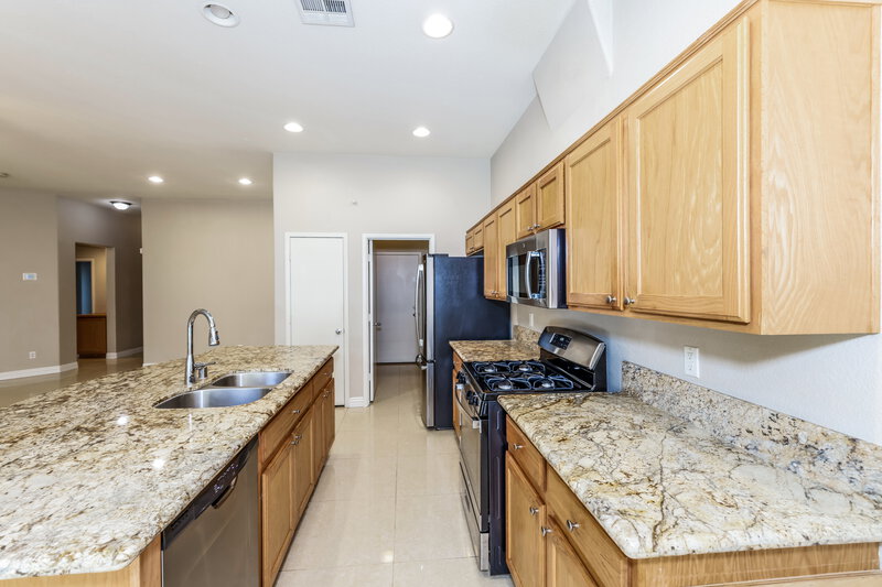 1,945/Mo, 3370 Wasatch Cedars St Las Vegas, NV 89122 Kitchen View 2