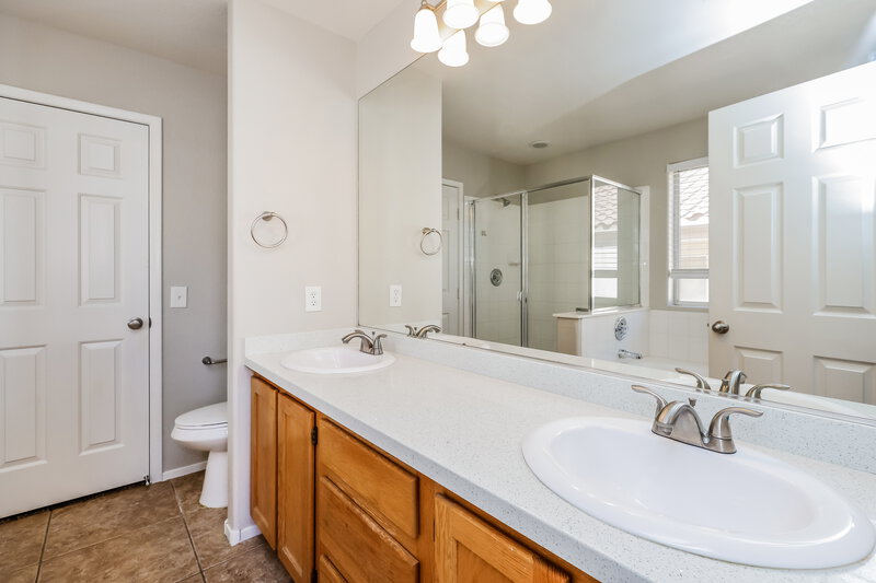2,030/Mo, 7836 Scammons Bay Ct Las Vegas, NV 89129 Main Bathroom View