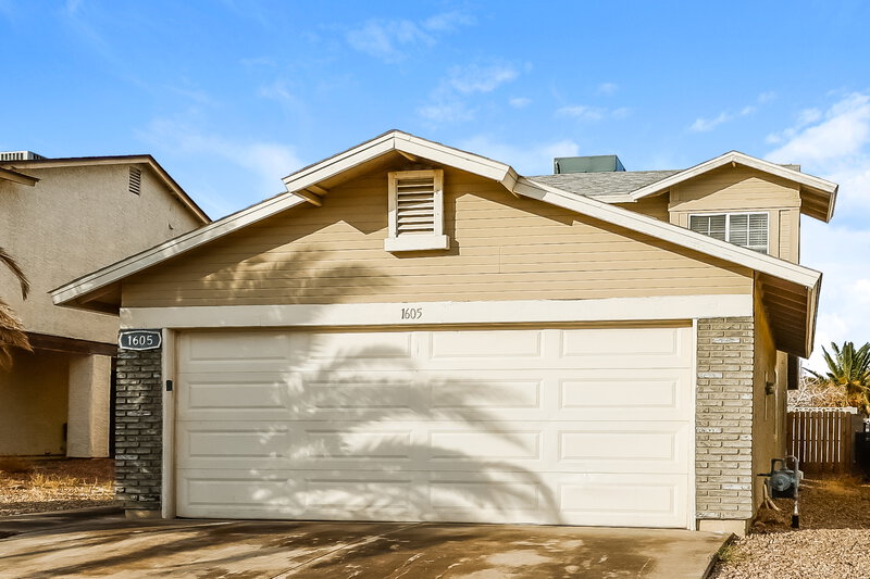 1,915/Mo, 1605 Lorna Dr Henderson, NV 89011 Front View 2