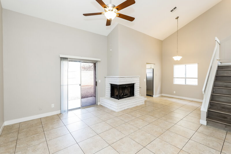 1,915/Mo, 1605 Lorna Dr Henderson, NV 89011 Living Room View 2