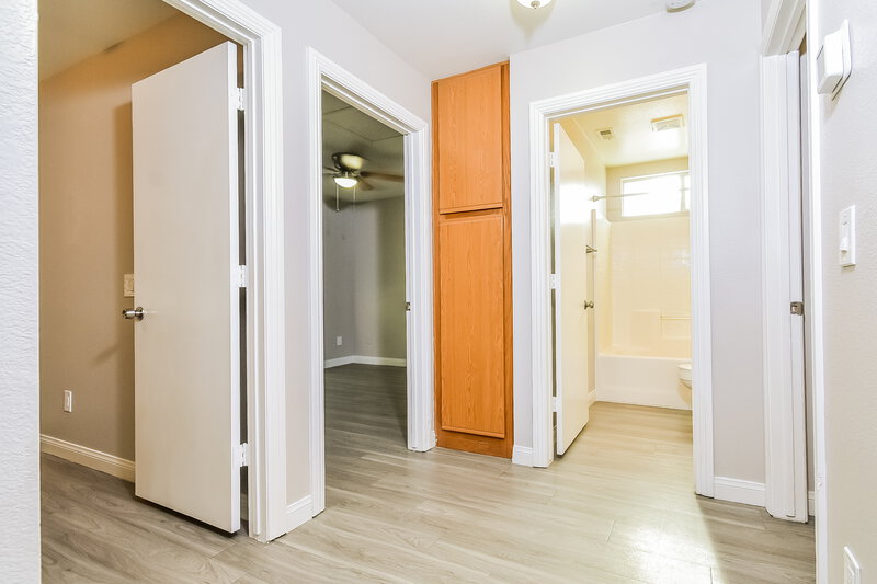 1,820/Mo, 5533 Soft Whispers St North Las Vegas, NV 89031 Hallway View