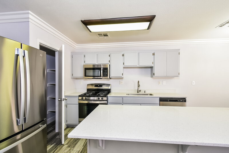 2,180/Mo, 3118 Flower Garden Ct North Las Vegas, NV 89031 Kitchen View 2