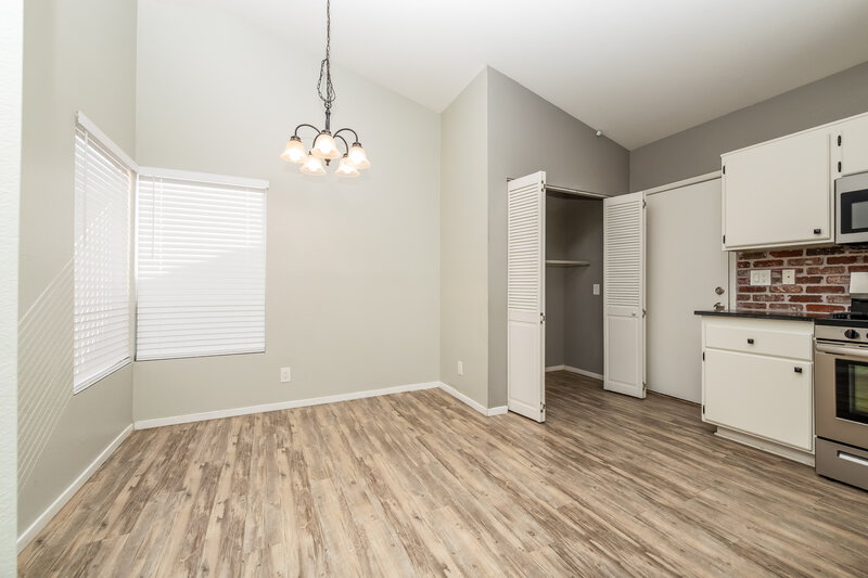 1,890/Mo, 4722 Checker Way North Las Vegas, NV 89031 Dining Room View