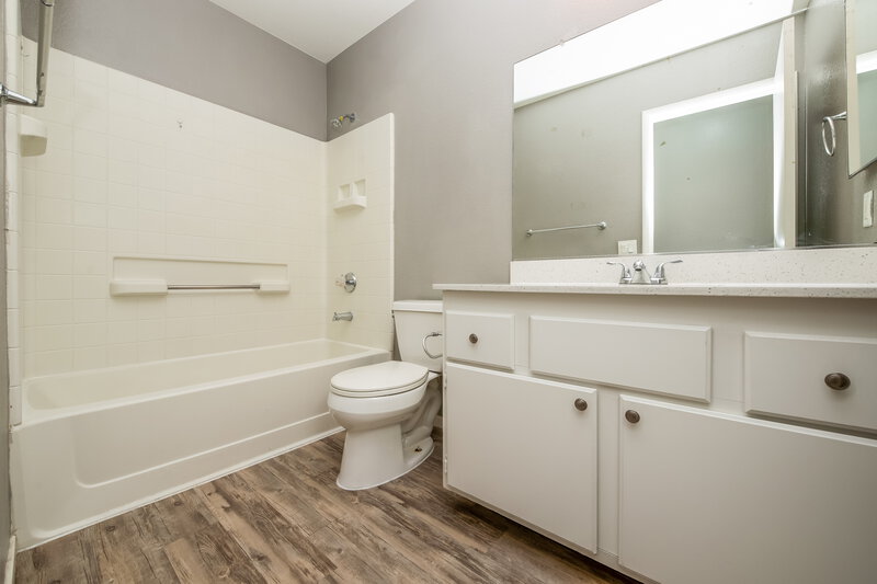 1,890/Mo, 4722 Checker Way North Las Vegas, NV 89031 Bathroom View