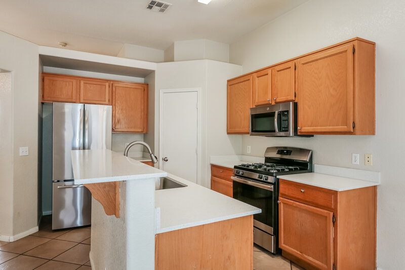 2,045/Mo, 2114 Heritage Ridge Ave North Las Vegas, NV 89031 Kitchen View