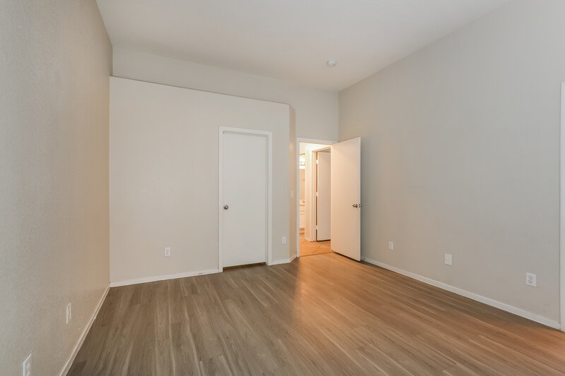 2,045/Mo, 2114 Heritage Ridge Ave North Las Vegas, NV 89031 Main Bedroom View 2