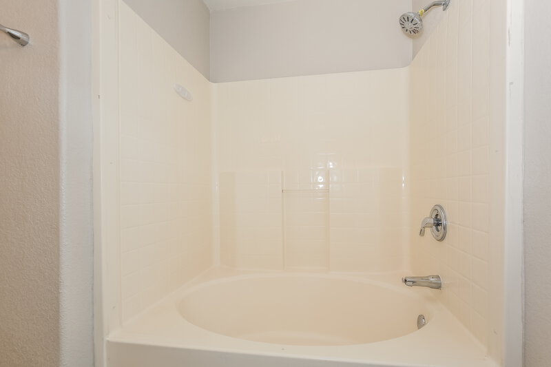 2,045/Mo, 2114 Heritage Ridge Ave North Las Vegas, NV 89031 Main Bathroom View 2