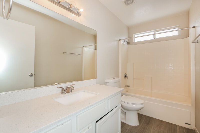 2,045/Mo, 2114 Heritage Ridge Ave North Las Vegas, NV 89031 Bathroom View
