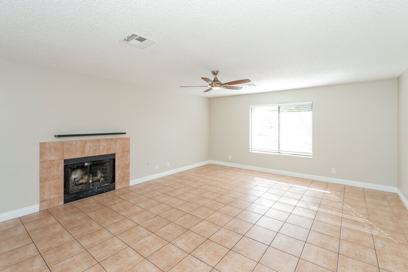 1,885/Mo, 390 Newbury Ct Henderson, NV 89015 Living Room View 3