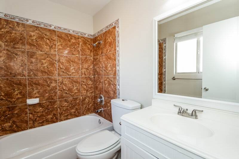 1,885/Mo, 390 Newbury Ct Henderson, NV 89015 Bathroom View 2