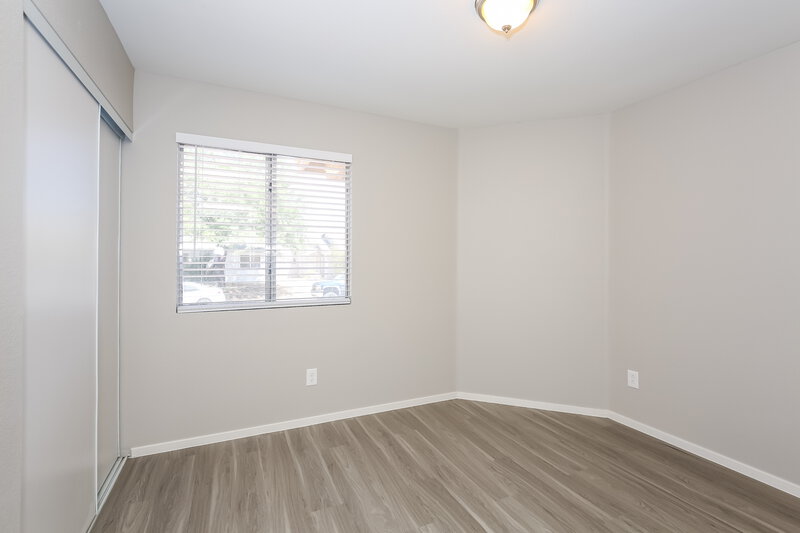 2,160/Mo, 2021 Falcon Crest Ave North Las Vegas, NV 89031 Bedroom View 3