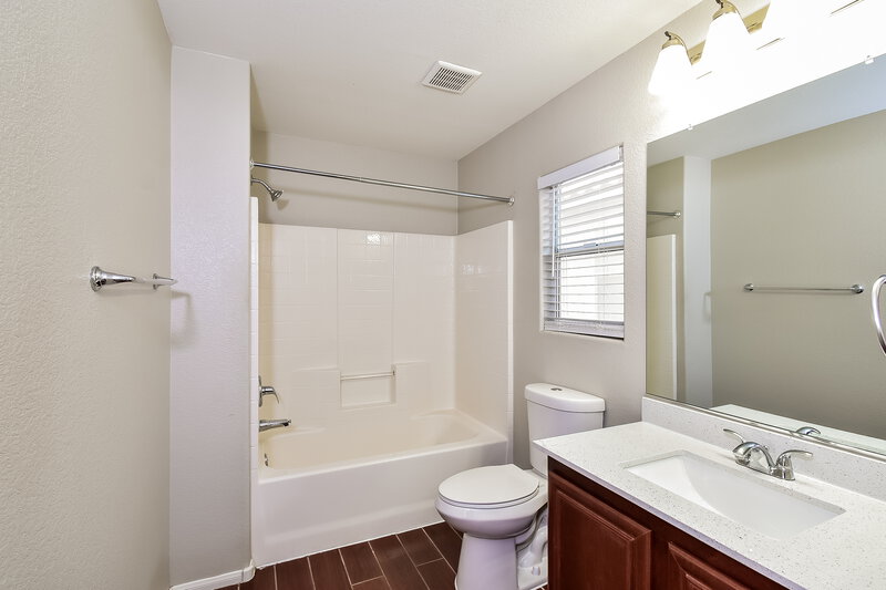 2,260/Mo, 8536 Warthen Meadows St Las Vegas, NV 89131 Main Bathroom View