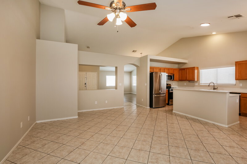 2,110/Mo, 5240 Coleman St North Las Vegas, NV 89031 Living Room View 2