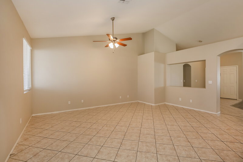 2,110/Mo, 5240 Coleman St North Las Vegas, NV 89031 Living Room View 3