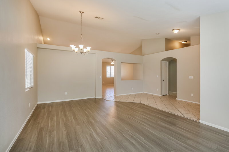 2,110/Mo, 5240 Coleman St North Las Vegas, NV 89031 Dining Room View 2