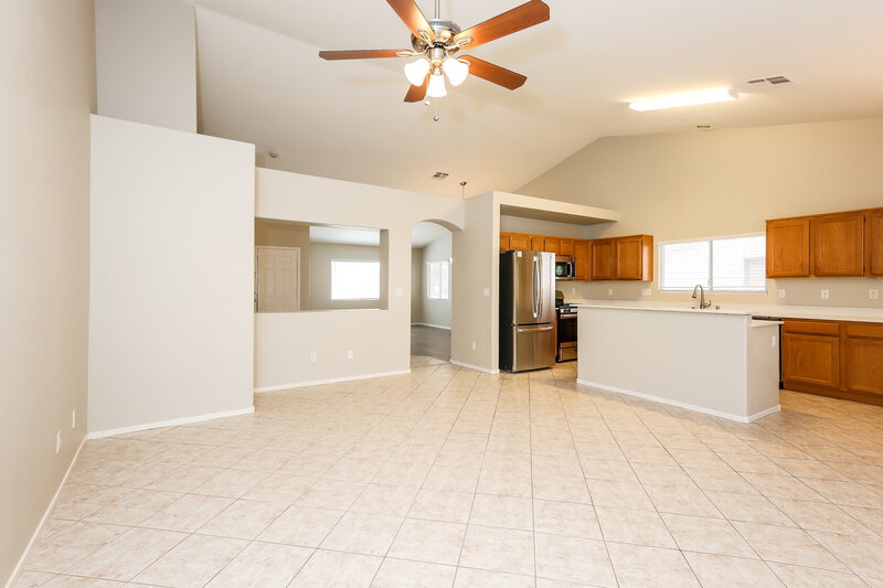 2,200/Mo, 5240 Coleman St North Las Vegas, NV 89031 Family Room View 2